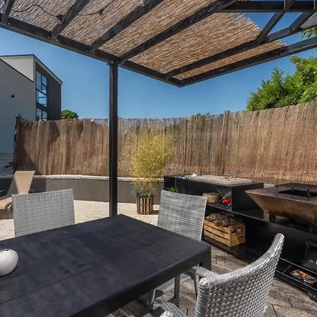 Grande Barbara Villa *