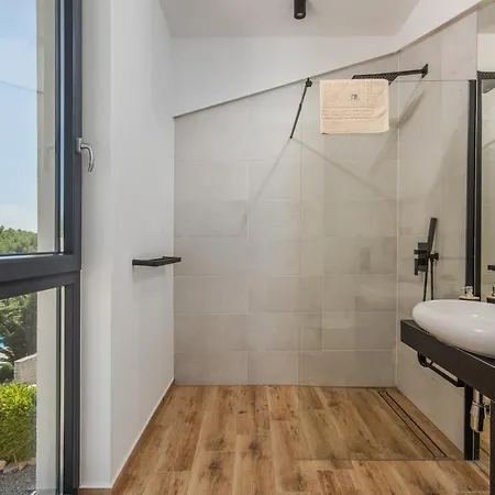 Grande Barbara Villa *