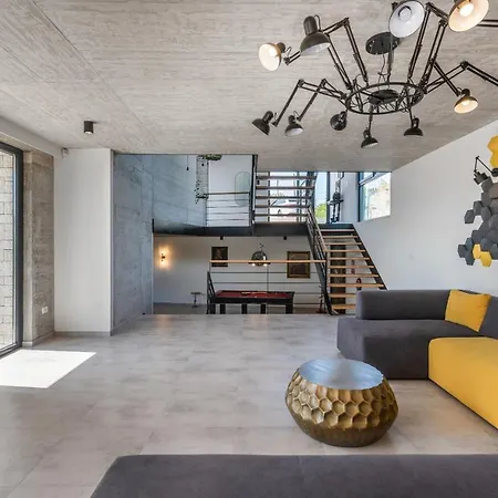 Grande Barbara Villa