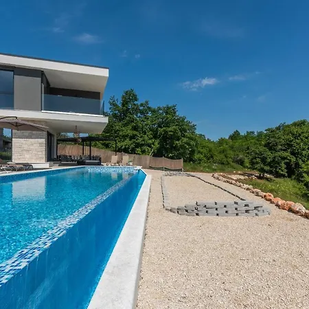 Villa Grande Barbara Vizinada