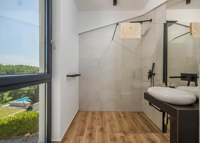 Grande Barbara Vila *